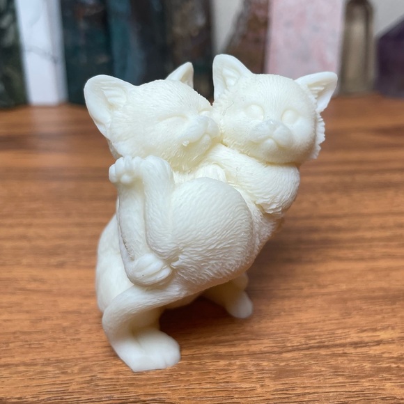 Ivory Nut Cat Carving - Picture 2 of 6